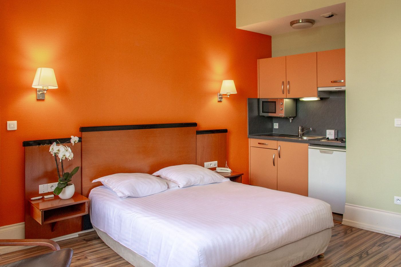 Studio avec lit double et kitchenette équipée